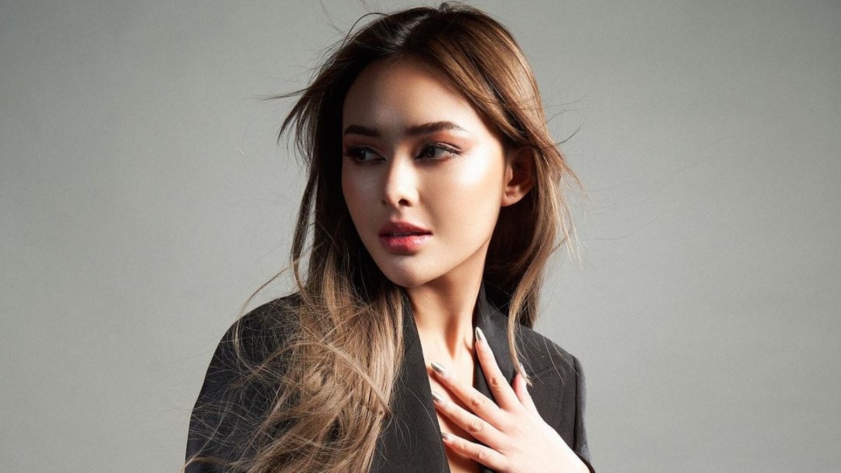 Potret Menawan Amanda Manopo dalam Balutan Blazer, Bak Hong Hae In di Drama Queen of Tears