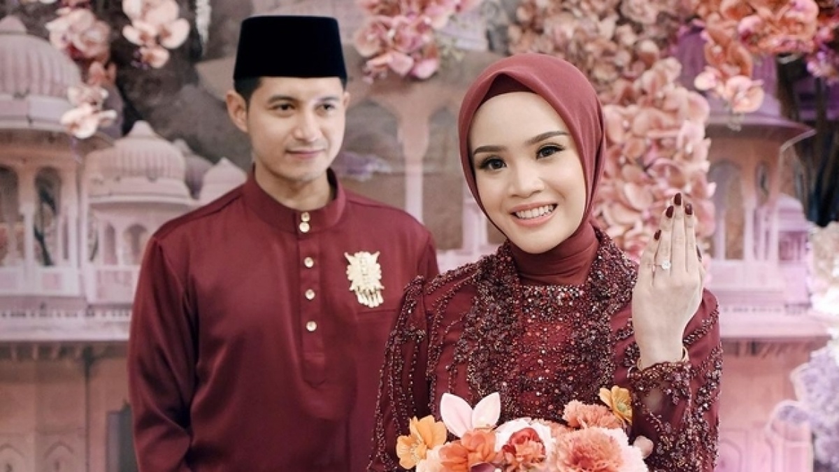 10 Potret Pertunangan Chand Kelvin dan Dea Sahirah, Dihadiri Inneke Koesherawati