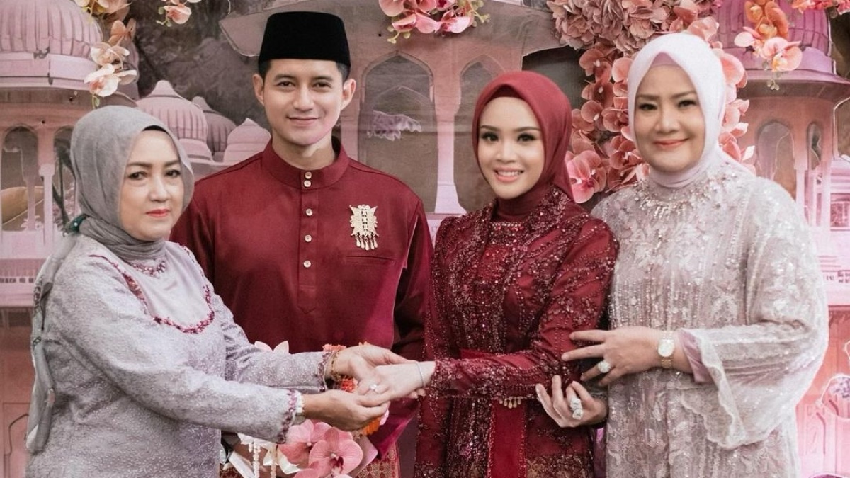 Chand Kelvin dengan Calon Istri Ternyata Beda 12 Tahun
