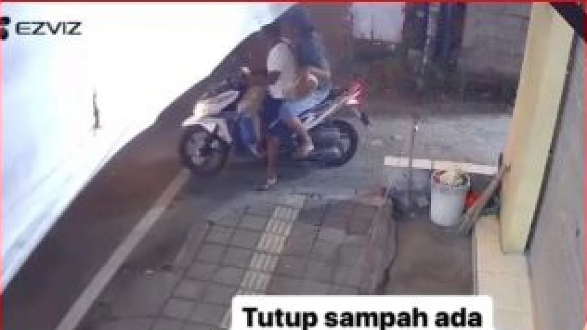 Dua Pria Mencurigakan Mondar-mandir Untuk Curi Barang Sepele Ini