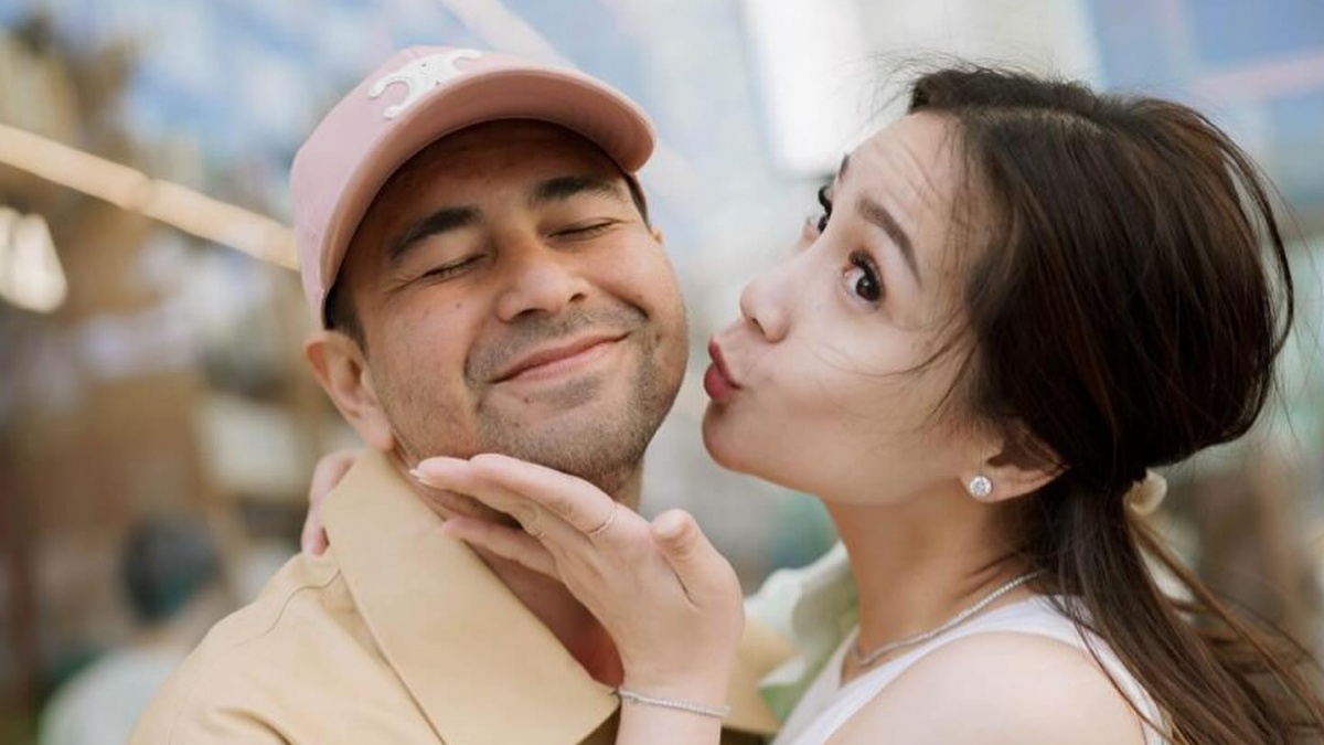 Nagita Slavina Lagi-Lagi Pakai Baju Unik, Terlihat Dua Bagian Terpisah padahal Nyambung