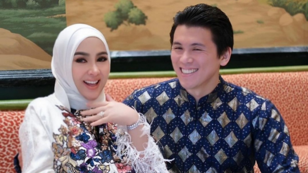 Perjalanan Cinta Syahrini dan Reino Barack: Sempat Diisukan Cerai, Kini Tengah Menanti Anak Pertama