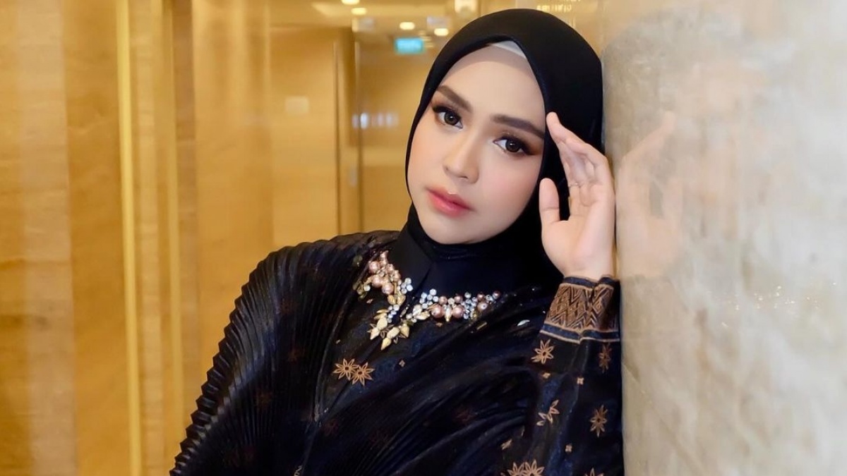 Penampakan Warung Makan Ria Ricis, Disentil Mirip Diskotik Gegara Lampu Mati Nyala Sendiri