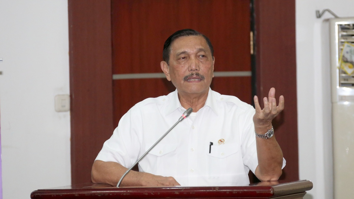 Luhut Sebut OTT Bikin Ekonomi Seret, Tapi Isi Garasinya Malah Nambah
