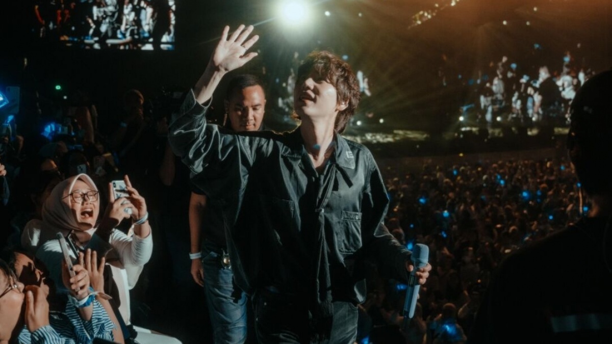 5 Momen Tak Terlupakan di Konser Kyuhyun: Dari Blusukan Hingga Curhat Trauma Belajar Bahasa Inggris