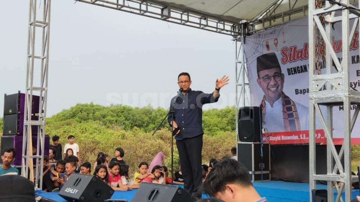Kunjungi Muara Baru, Anies Didukung Warga Maju Pilkada Jakarta 2024
