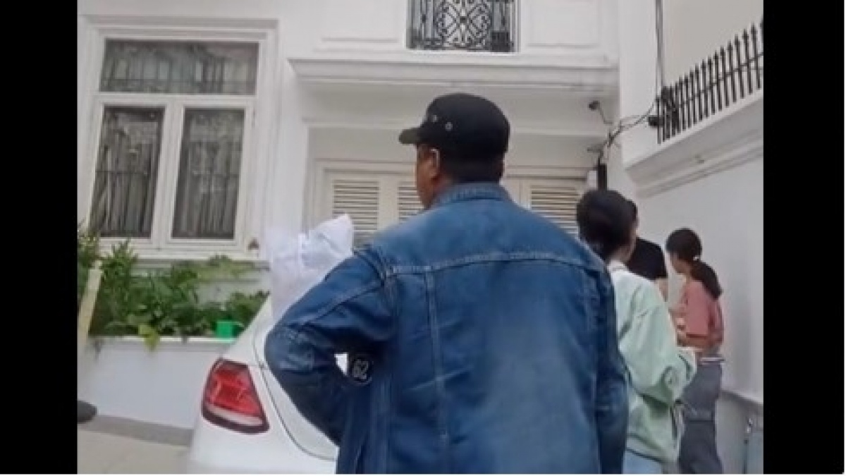 Viral! Sekelompok Orang Geruduk Rumah Mewah di Jakarta, Diduga Tak Bayarkan Gaji ART