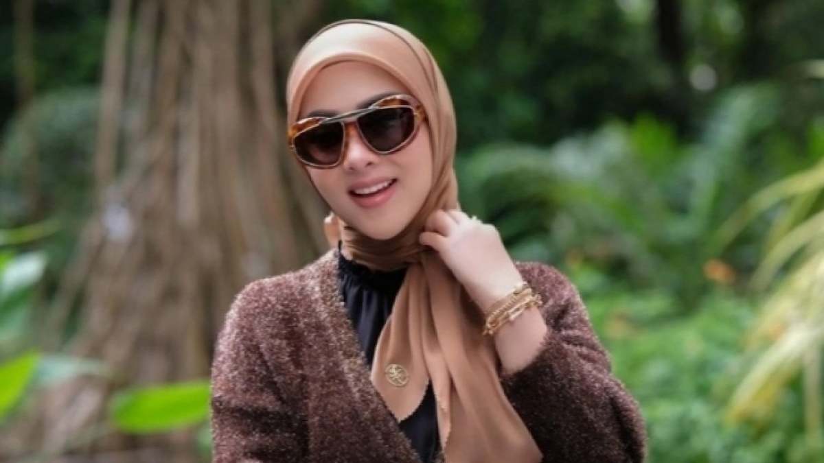 Momen Akrab Syahrini dan Krisdayanti Kembali Viral, Sikap Istri Reino Barack Ramai Dipuji