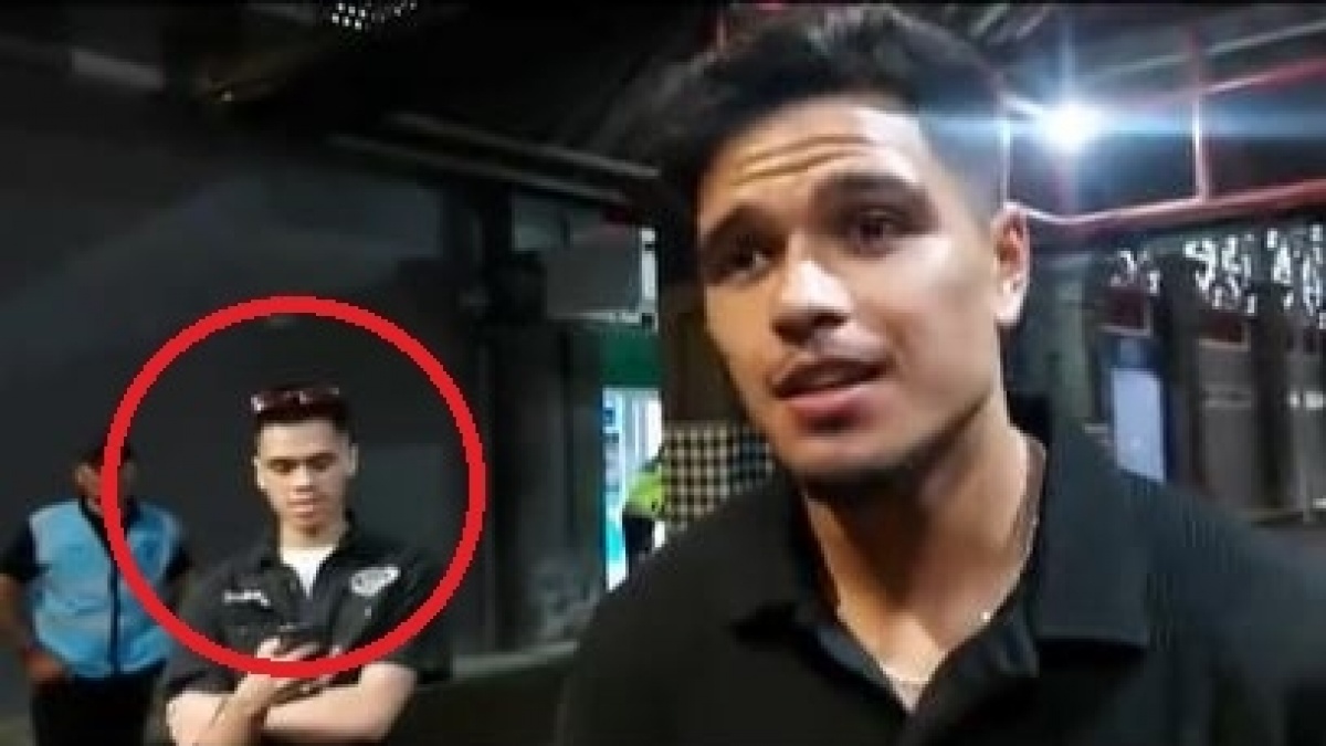 Berdiri di Belakang Ragnar Oratmangoen, Pria Mirip Mees Hilgers Jadi Sorotan Netizen