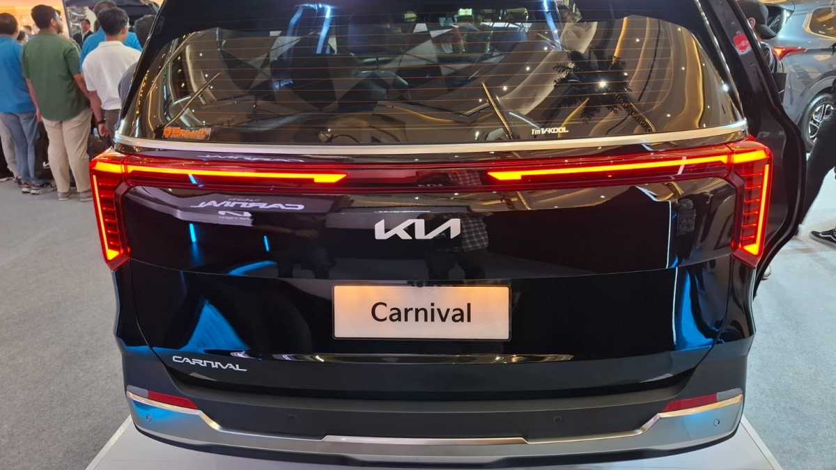 Kia Pamerkan Carnival dan Carens di IIMS 2025, MPV Mewah untuk Keluarga Sultan