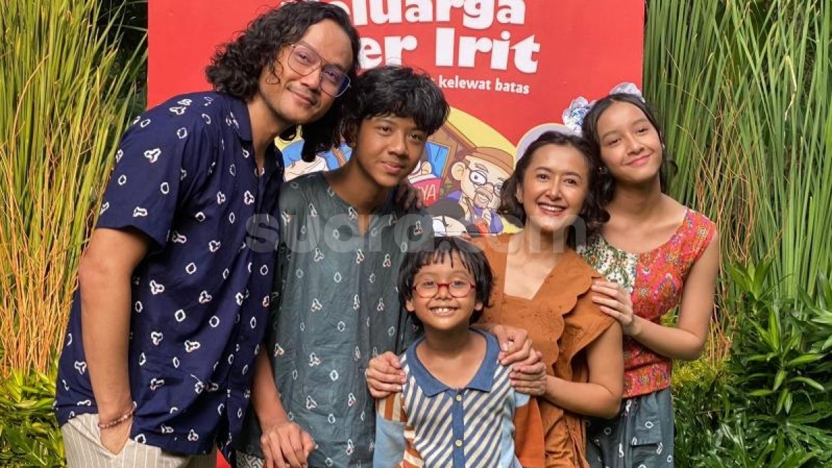 Syuting Bareng Anak-Anak di Keluarga Super Irit, Perasaan Dwi Sasono dan Widi Mulia Campur Aduk