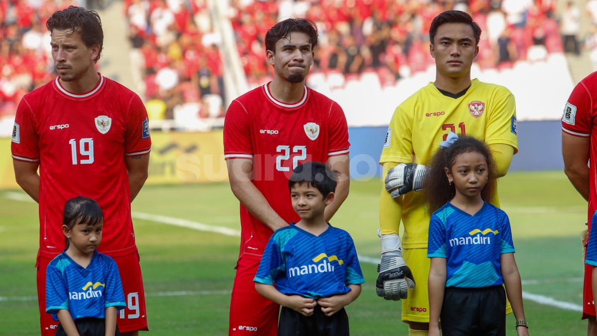Gandeng Tangan Nathan Tjoe-A-On, Arsya Hermansyah Bikin Gemas jadi Player Escort di Laga Timnas Indonesia  vs Iraq