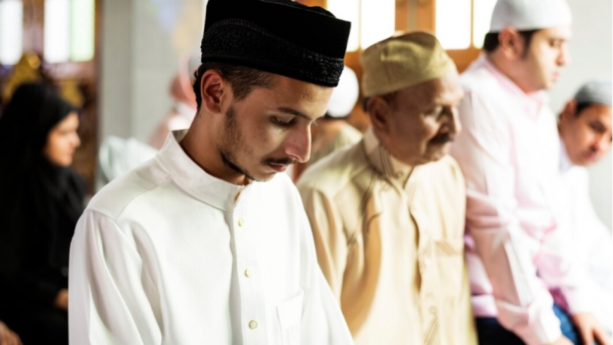 7 Arti Mimpi Menjadi Imam Sholat Berjamaah Menurut Islam
