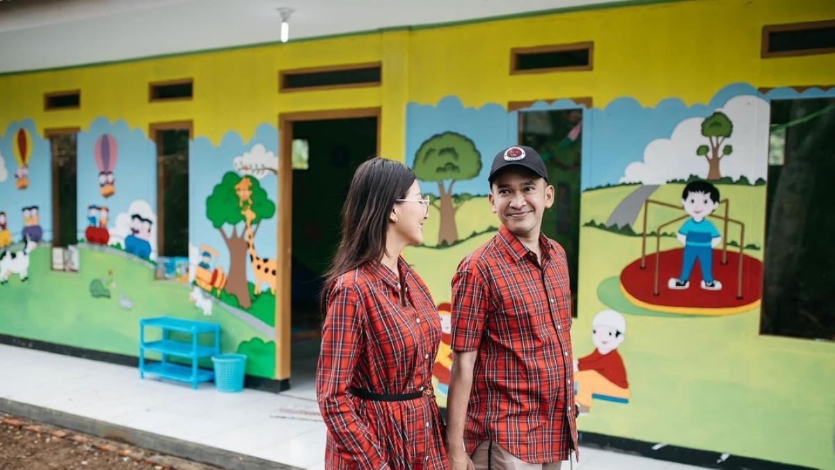 Ruben Jemput Sarwendah di Bandara Usai Operasi Plastik, Batal Cerai?