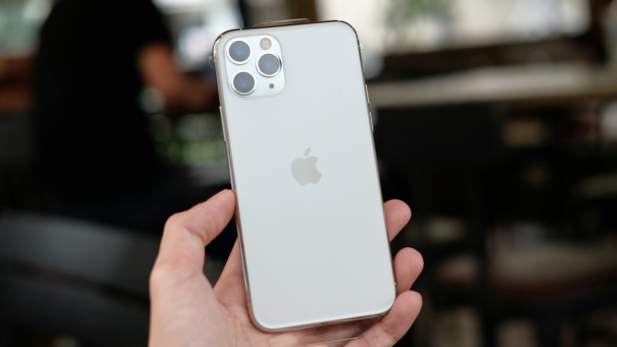 Cara Membersihkan Casing HP Bening Agar Terlihat Baru