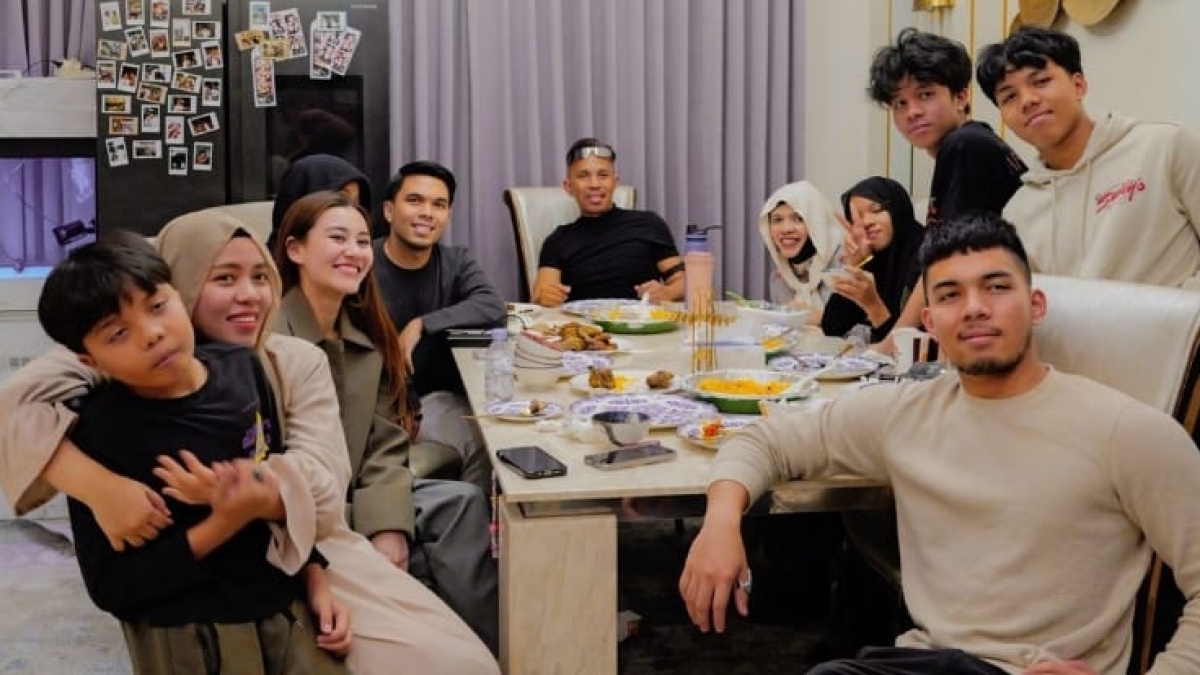 Ditanya Vlog Pertemuan Aaliyah Massaid dengan Calon Mertua, Jawaban Berkelas Thariq Halintar Tuai Pujian