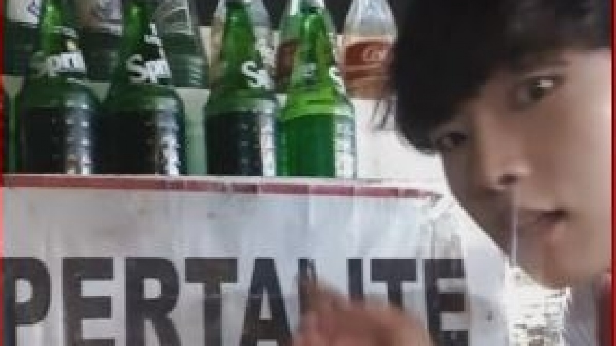 Bensin atau Minuman? Orang Korea Ini Sampai Bingung Saat di Indonesia