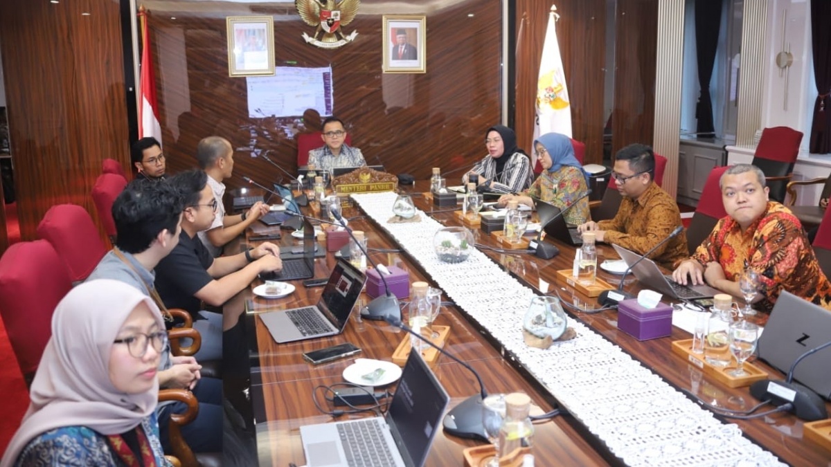 Pimpin Rapat Progres Kerja INA Digital, Menteri Anas Tekankan Percepatan Kinerja