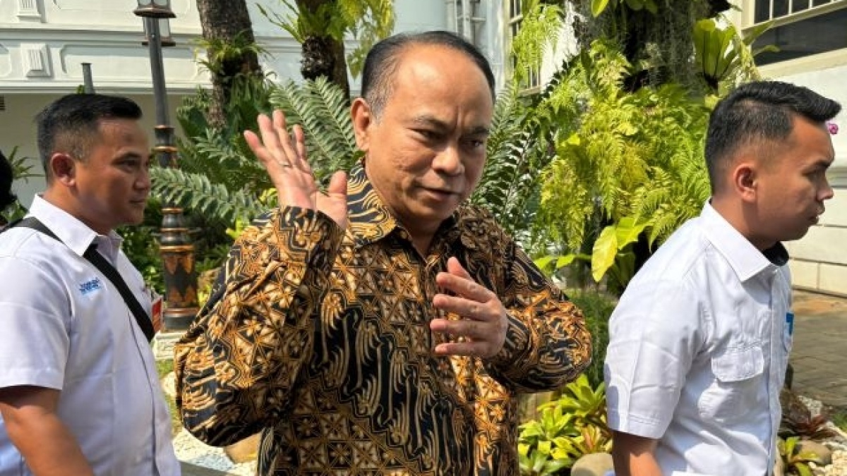 Anggota DPR Fraksi PDIP Beri Jempol ke Budi Arie Masih Bertahan Ditekan Preman Minta Tebusan 8 Juta Dollar AS
