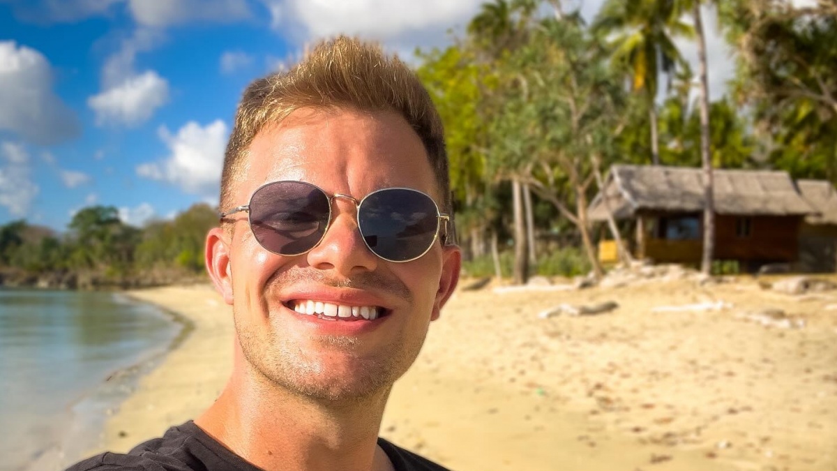 Sosok Kristian Hansen, YouTuber Bule Panen Pujian Bangun Jembatan Rusak di Wakatobi
