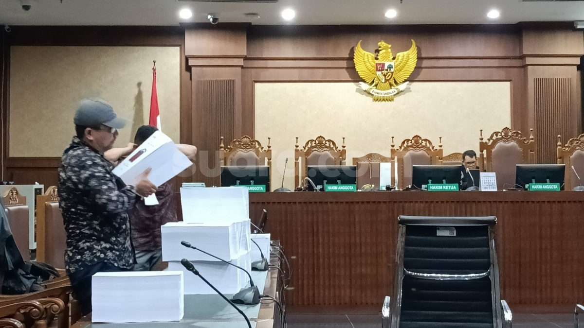 Tebalnya Berkas Tuntutan SYL, Total 1.576 Halaman