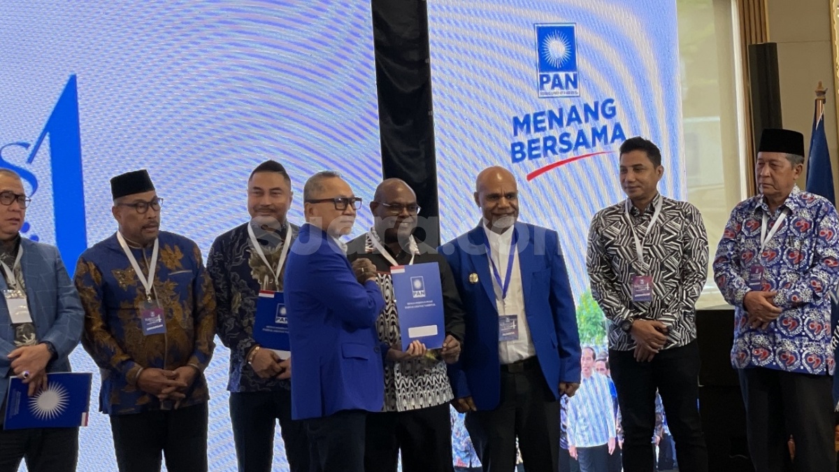 Resmi! PAN Dukung Meki Nawipa Dan Deinas Geley Di Pilgub Papua Tengah