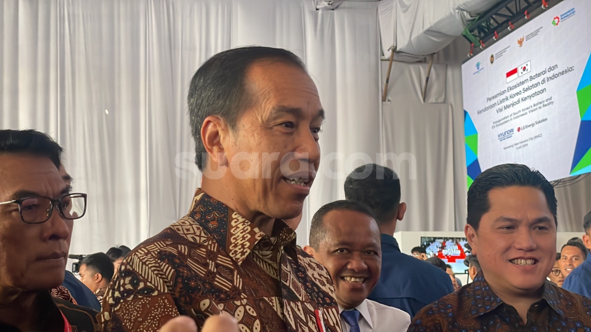 Diresmikan Jokowi, Indonesia Punya Pabrik Baterai Mobil Listrik Terbesar di Asia Tenggara