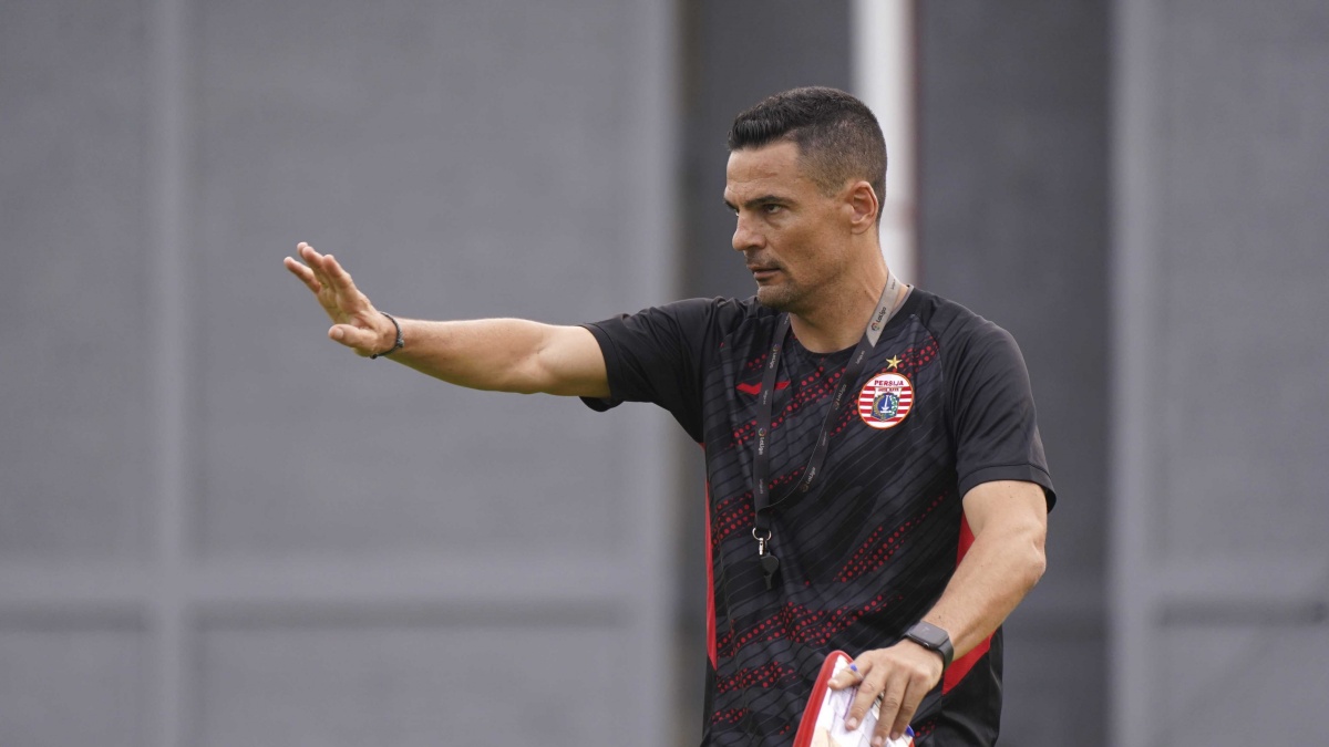 Persija Matangkan Persiapan, Carlos Pena Targetkan 100 Persen Kekuatan di Laga Perdana Liga 1!