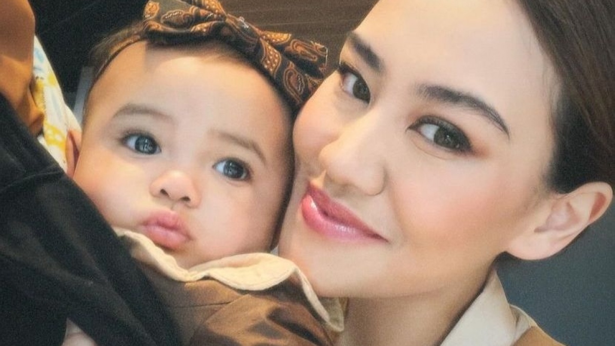 Tingkah Random Aaliyah Massaid ke Azura Jadi Sorotan Netizen: Gemas Banget Calon Manten!