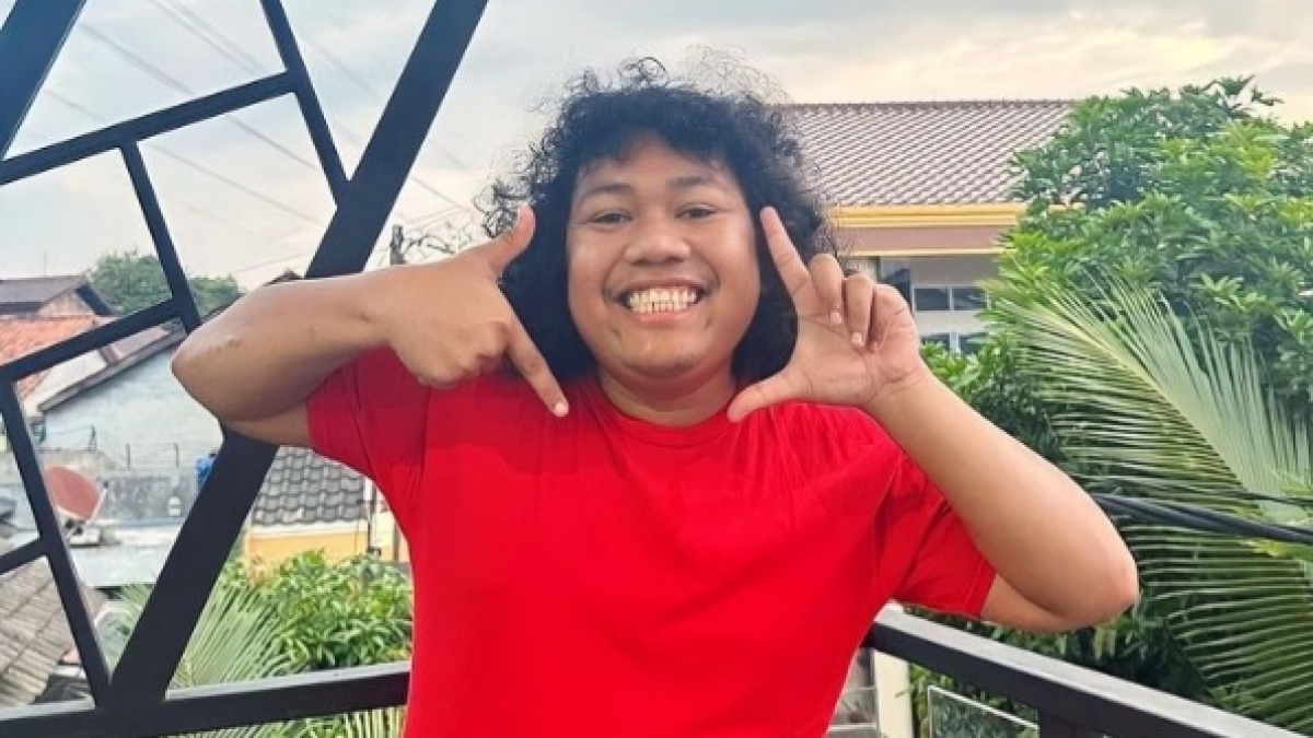 Saking Muaknya Publik, Baliho Marshel Widianto Dicorat-coret sampai Rusak