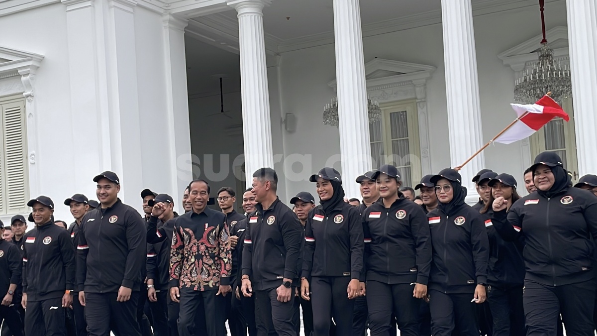 Lepas Kontingen Olimpiade Paris, Jokowi ke Atlet: Rakyat Ingin Bendera Merah Putih Berkibar di Arena