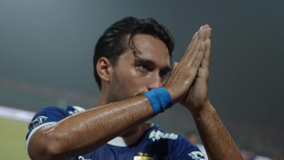 Dipanggil ke Timnas Indonesia, Ezra Walian Bawa Bekal Mentereng