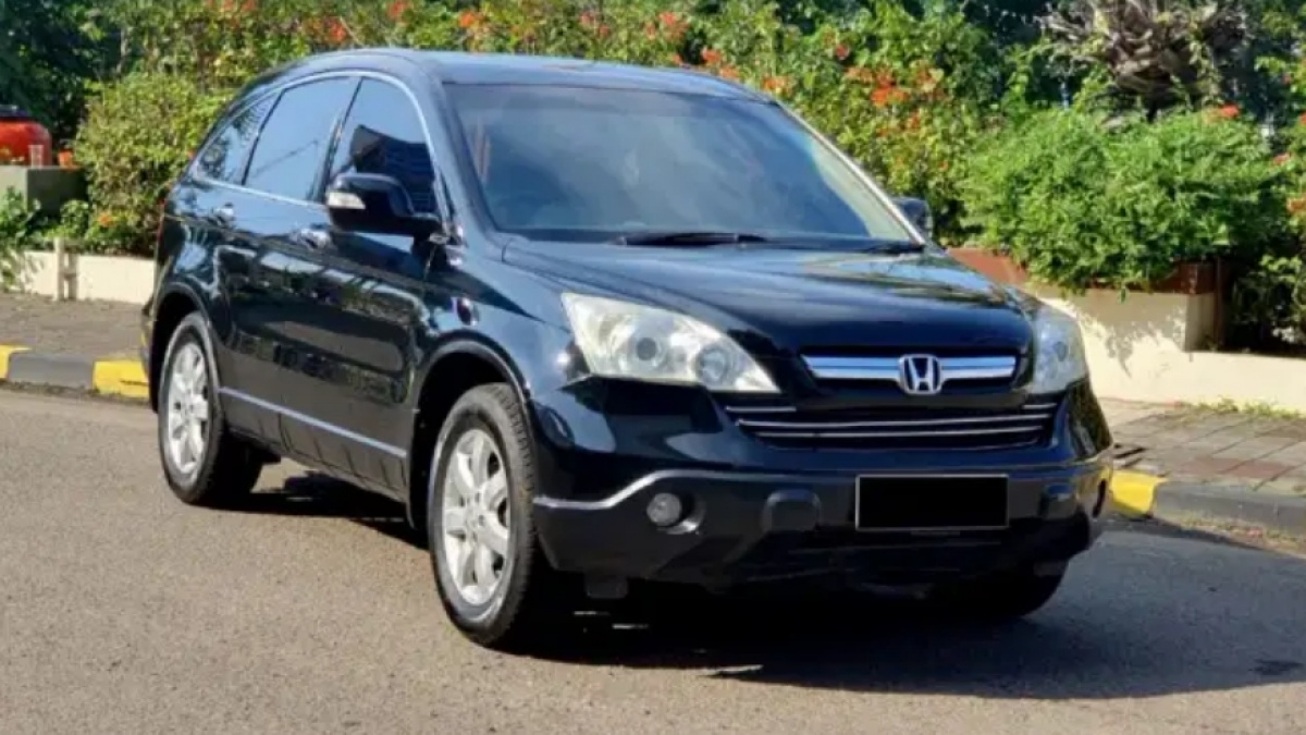 Honda CR-V vs Nissan X-Trail Bekas, Mana SUV Paling Tangguh untuk Keluarga?
