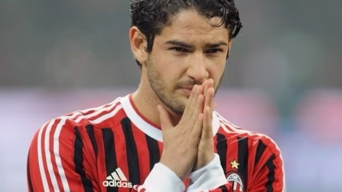 Dear Alexandre Pato! Ini Ada Pesan Menohok dari Bobotoh Persib