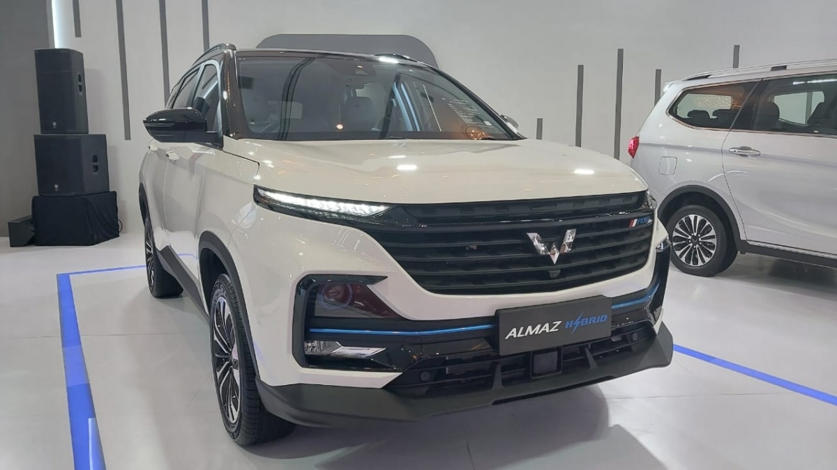 Konsumsi BBM Wuling Almaz RS Hybrid di Bawa Lintas Negara