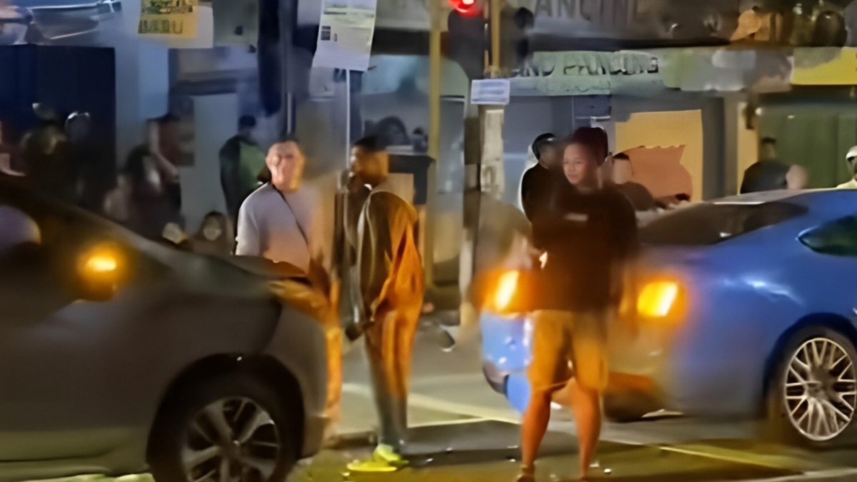 Viral Xpander Tabrak Mustang Diduga Milik Crazy Rich, Sopir 'Ketar-ketir'