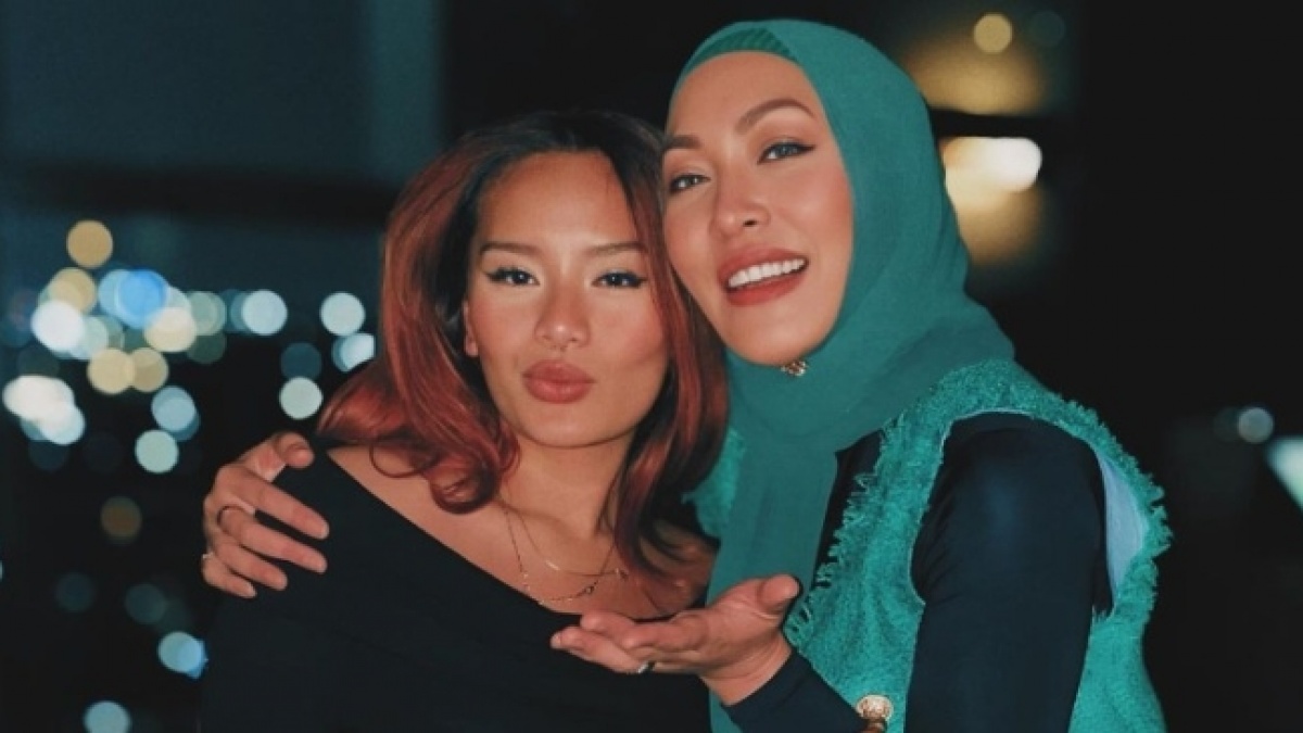 Pantas Sama-Sama Jago Bahasa Inggris, Ini Pendidikan Zahwa Massaid dan Angelina Sondakh