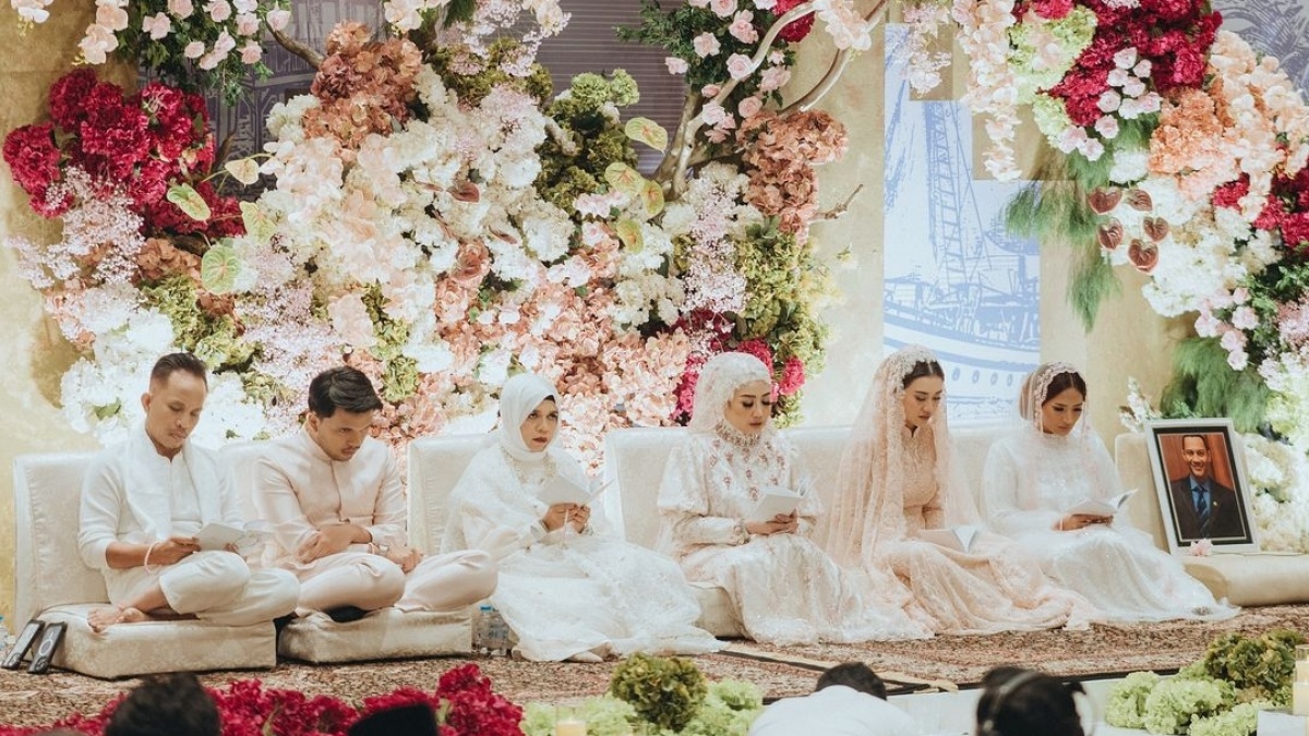 Adab Duduk Aaliyah Massaid saat Pengajian Ramai Digunjing: Enggak Kebalik sama Thariq?