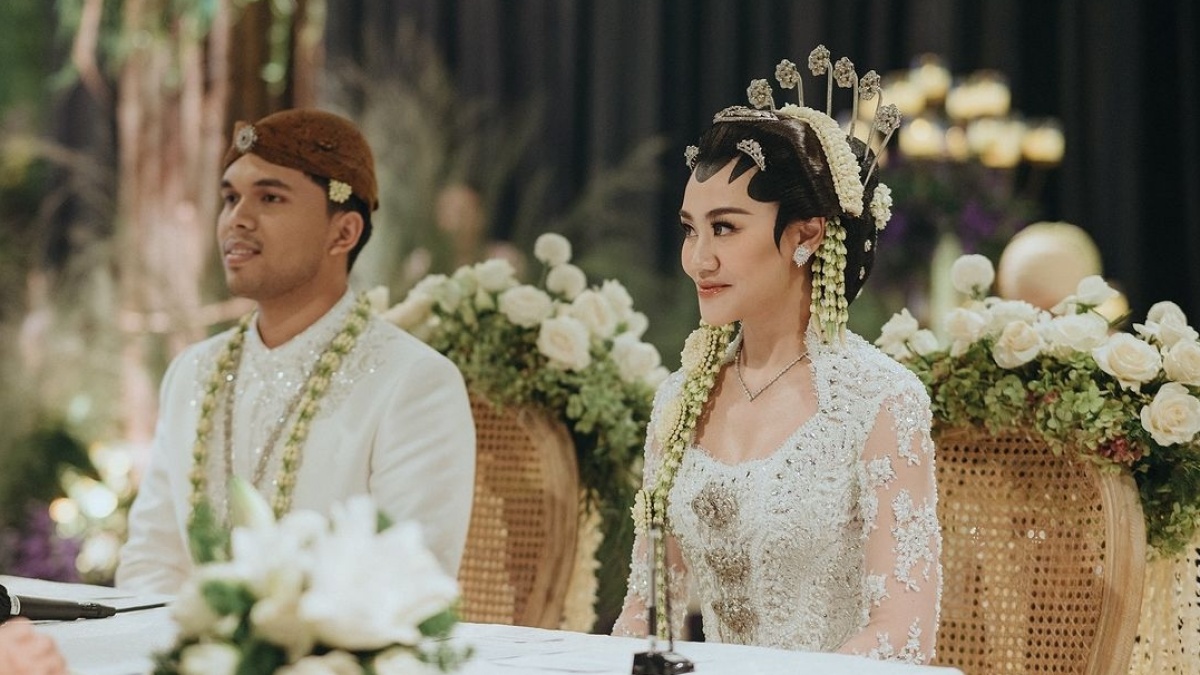 Sudah Halal, Thariq Halilintar dan Aaliyah Massaid Pamer Bobo Siang di Hotel