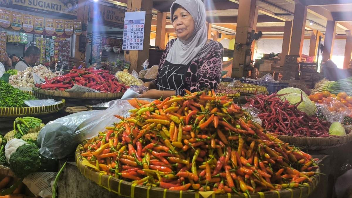 Update Harga Sembako Akhir Pekan, Cabai Rawit Merah Naik, Bawang Merah Turun!