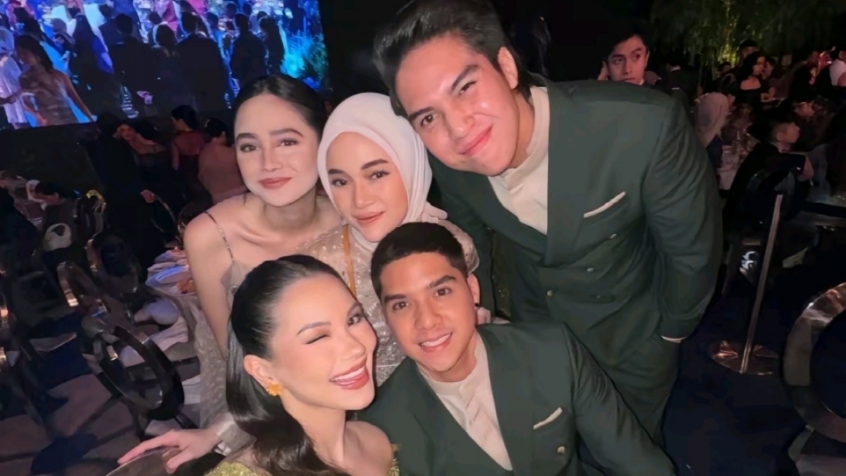 Fix Pacaran? 5 Potret Kebersamaan El Rumi dan Syifa Hadju di Pernikahan Aaliyah-Thariq yang Bikin Baper