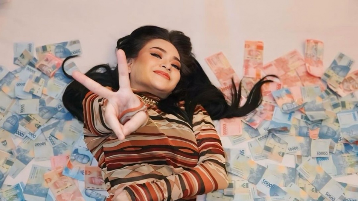 Cara Nathalie Holscher Semprot Haters: Hey Ibu-Ibu Facebook, Gak Usah Main TikTok Deh