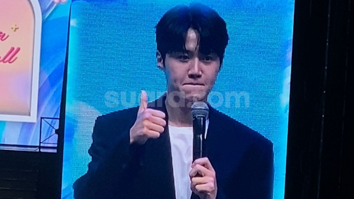 Terharu, Kim Seon Ho Ungkap Mimpi Terbesarnya di Fan Meeting Jakarta