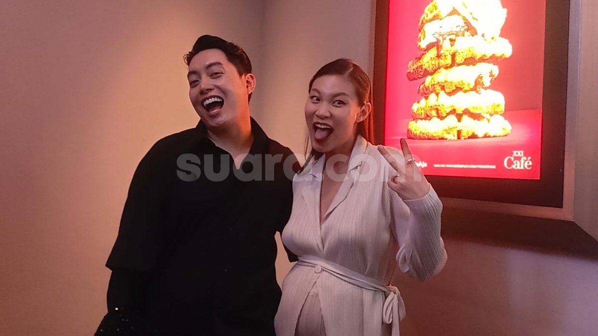 Patricia Gouw Segera Melahirkan, Edric Tjandra Inisiatif Kasih Kado Rice Cooker