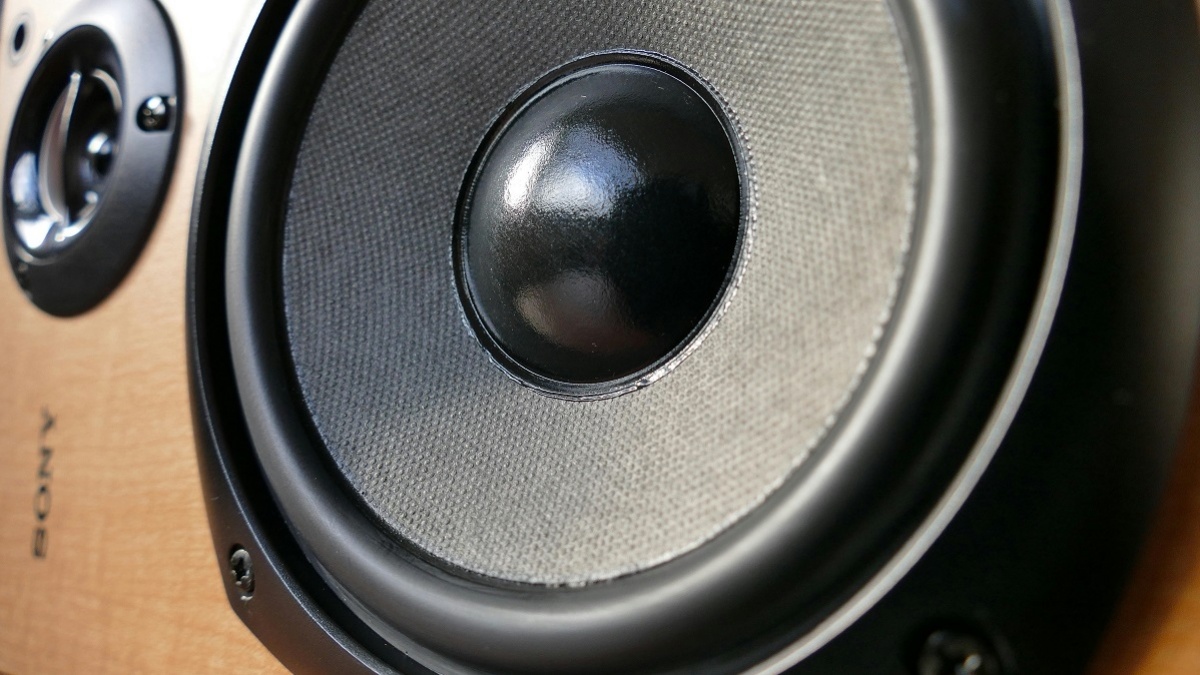 Sound Horeg Dilarang, Mobil Ini Tawarkan 40 Speaker Legal Bawaan Pabrik