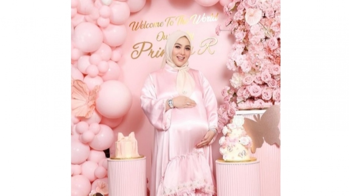 Anak Pertama Syahrini dan Reino Barack Punya Shio Naga Kayu, Simbol Keberuntungan?