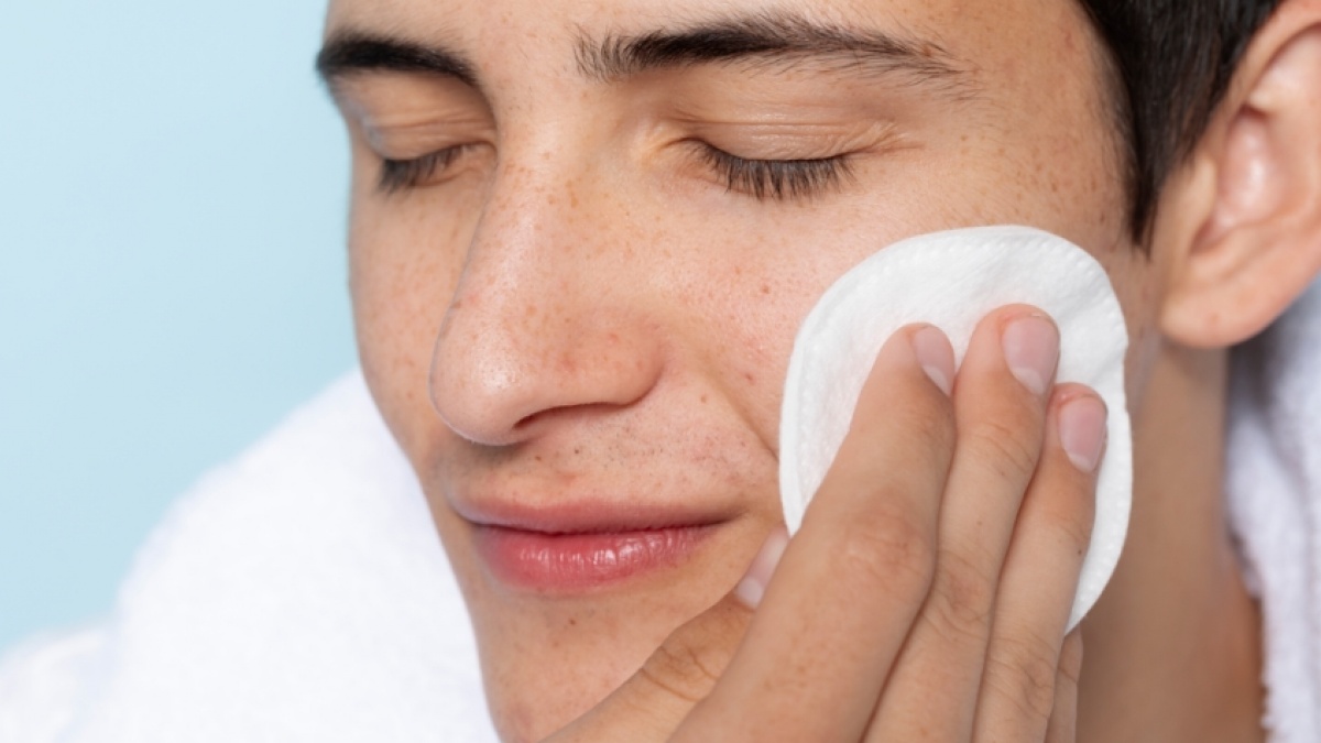 Stop Bikin Jerawat Meradang! Ini 5 Cleansing Oil dengan Formula Khusus untuk Kulit Berjerawat