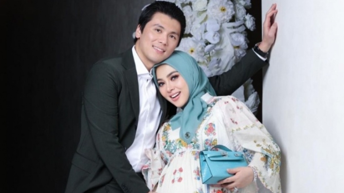 Wajahnya Masih Dirahasiakan, Fakta Lain Soal Anak Syahrini Terungkap