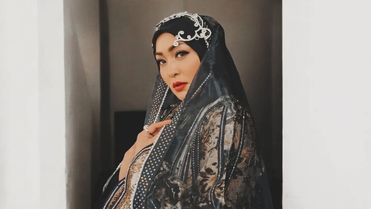 Angelina Sondakh Tawarkan Umrah Bareng ke Orang Spesial, Siapa?