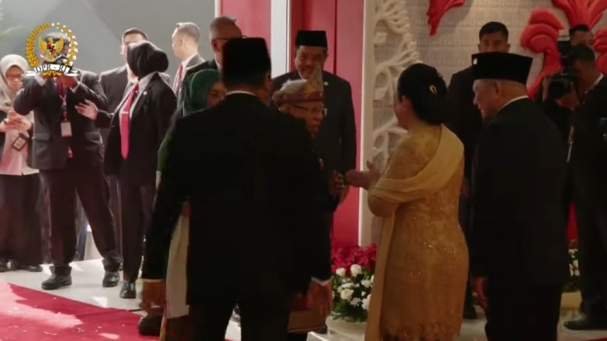 Puan Pakai Kebaya Model Kutubaru Bernuansa Emas di Sidang Tahunan, Ini Makna-maknanya
